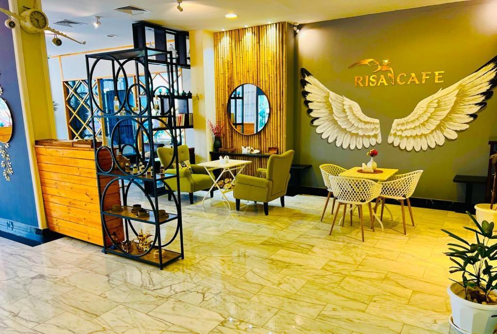 Golden Crown Hotel Alseeb Muscat Экстерьер фото